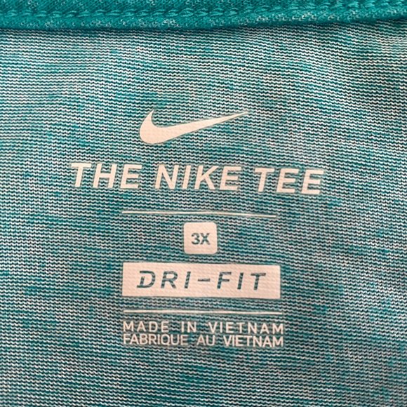 Nike- Teal Dri-Fit Short Sleeve 3X Round-neck T-Shirt, Large Swoosh on Chest - Picture 4 of 5